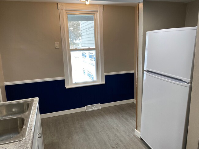 Building Photo - 5 Bed 1.5 Bath Single Family Home in Wausau