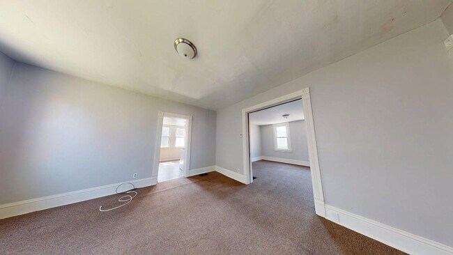 Building Photo - 1120 6th St NW