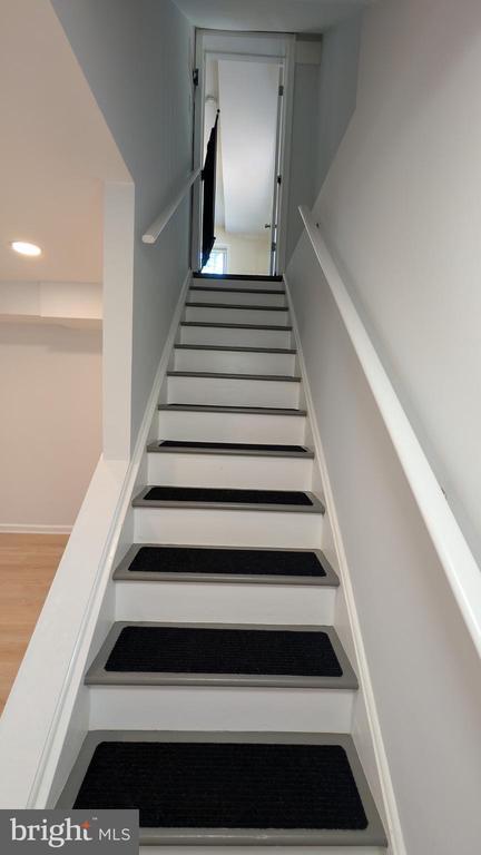 Building Photo - 5813 Shana Pl