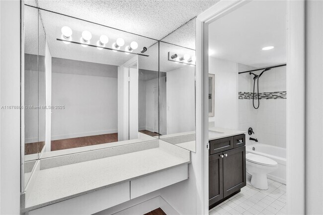 Building Photo - 2201 S Ocean Dr