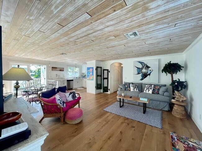 Primary Photo - 924 Coquina Ln