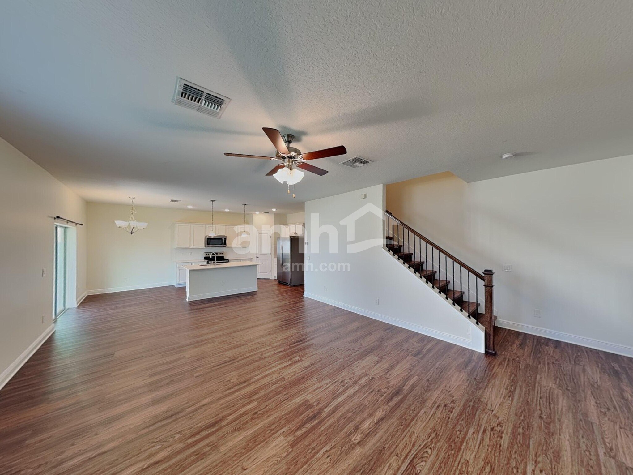 Building Photo - 815 Heavenly Dr