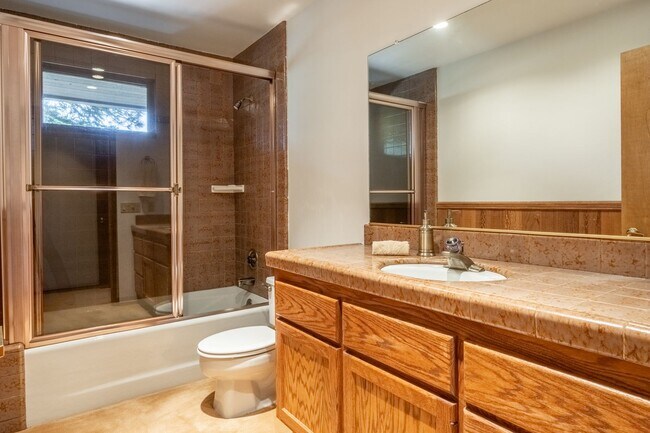 Building Photo - 283 Monterey Pine Rd