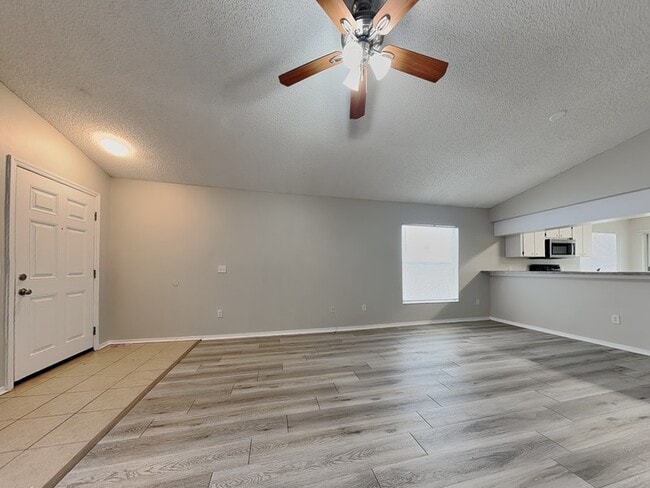 Building Photo - 8904 Bridgeford Oaks Dr