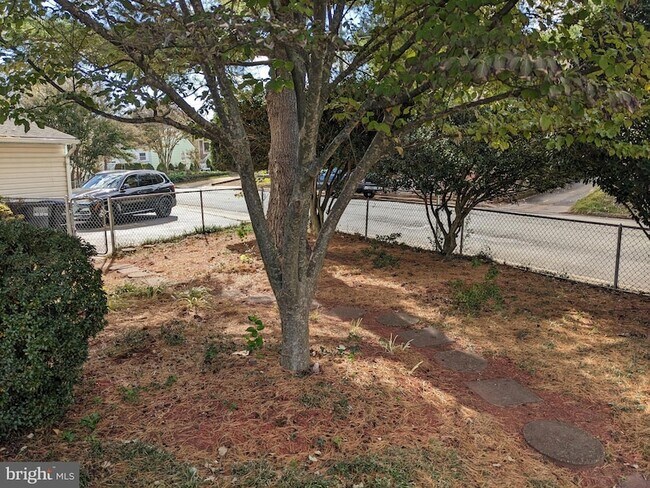 Building Photo - 137 Holden Dr
