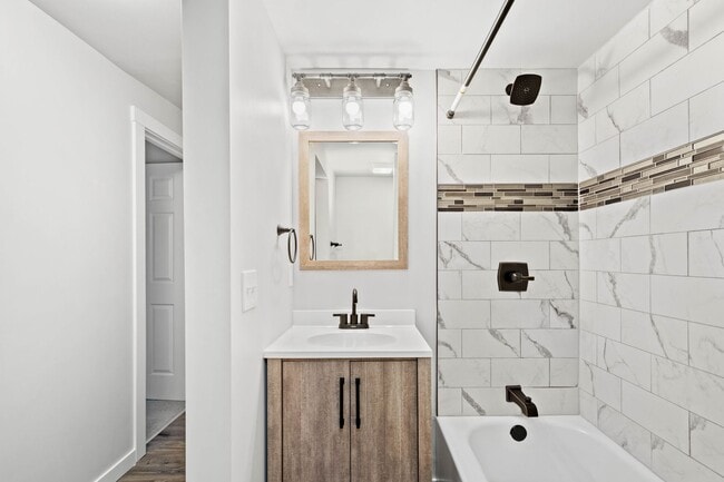 Building Photo - Stunning 4 bedroom home in Mt. Washington available January 2nd!