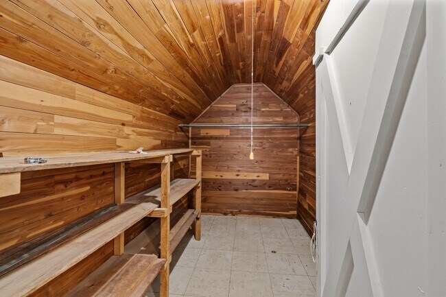 Building Photo - Unbeatable 4 bedroom in Penn Hills available now!
