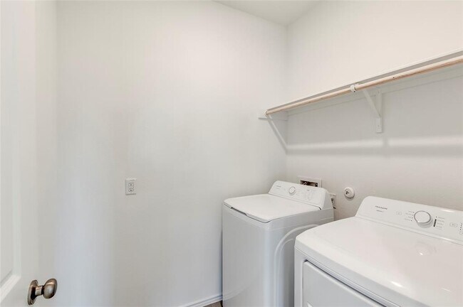 Building Photo - 102 Miglia St