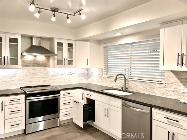 Building Photo - 374 Palos Verdes Blvd