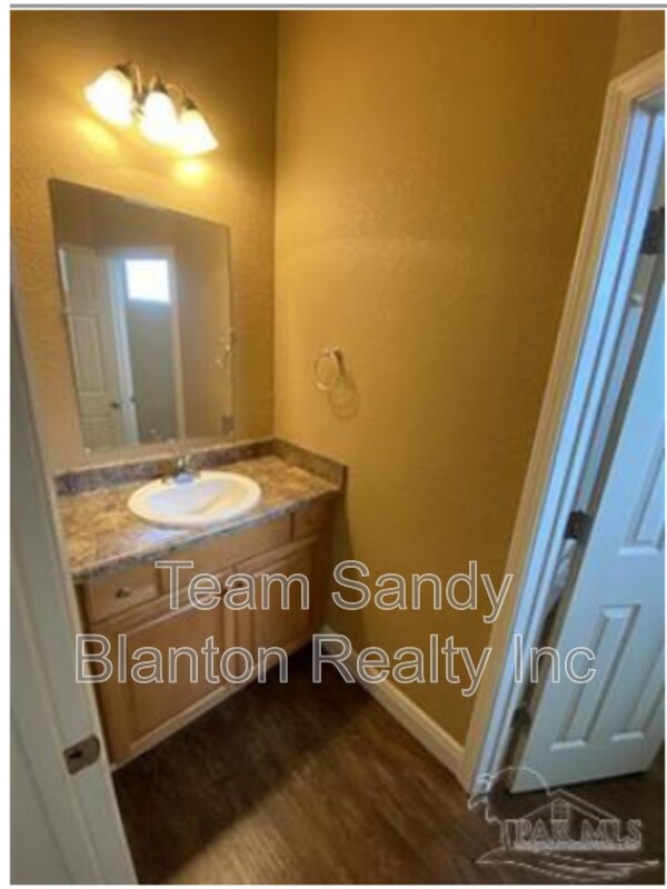 Building Photo - 7071 Lake Joanne Dr