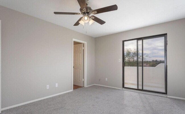 Building Photo - 15013 N Calle Del Prado