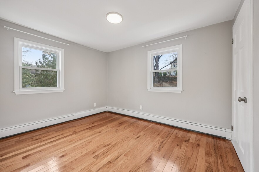 Building Photo - 144 Union St