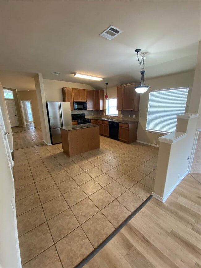 Building Photo - 2307 Paradise Ridge Dr