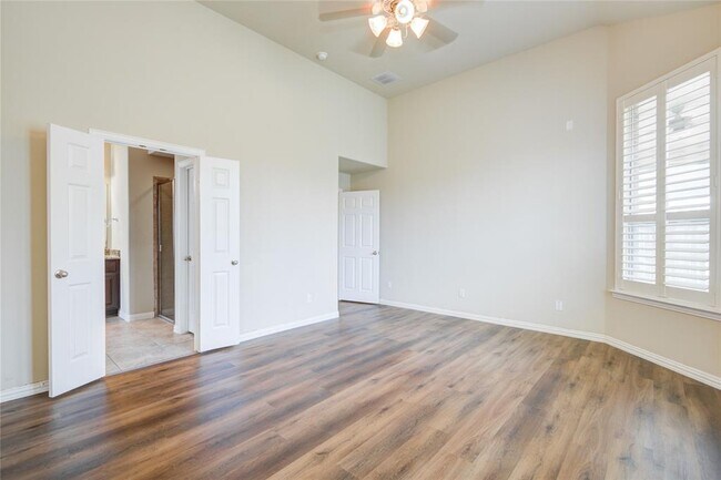Building Photo - 28226 Chalet Park Dr