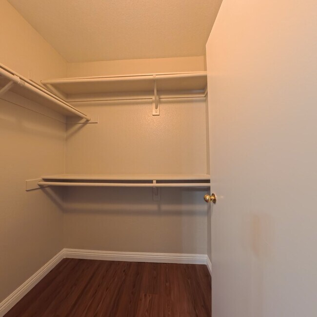 Building Photo - 1 Car Garage | Gated Community | 1st Floor Unit