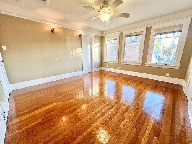 Building Photo - Charming Bluff Park Studio – Bright, Private, and Move-In Ready!