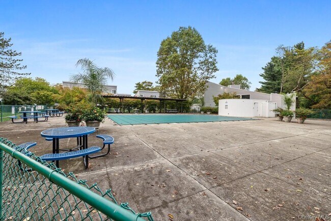 Building Photo - 208 Harris Rd