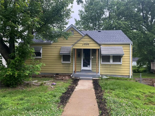 Primary Photo - 7121 Manette Dr