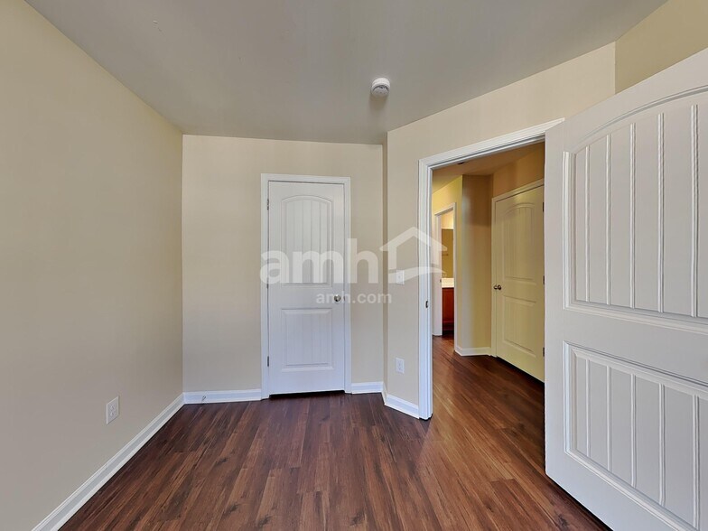 Building Photo - 14308 Foxcroft Rd