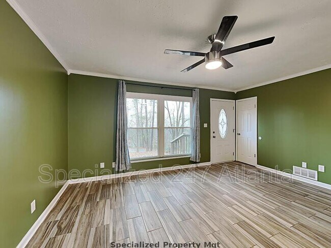 Building Photo - 1739 Hi Roc Rd NE