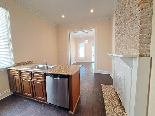 Building Photo - 3216 Bienville St