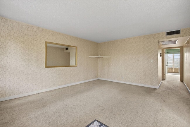 Building Photo - 1904 Bermuda Cir