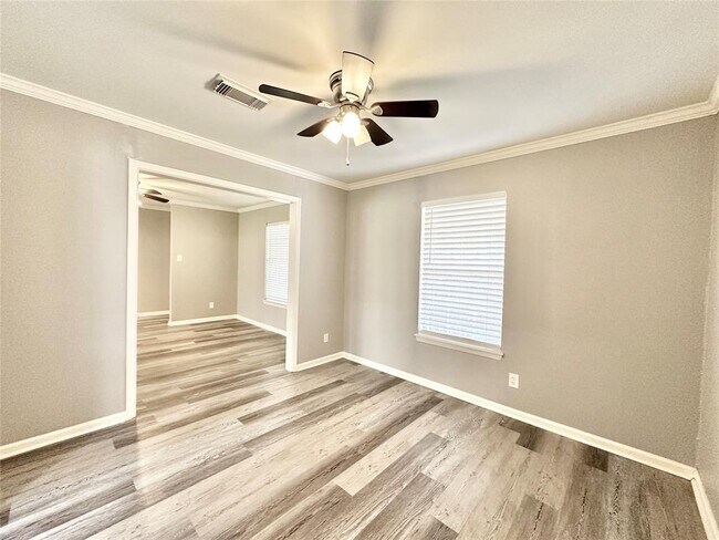 Building Photo - 5818 Birchmont Dr