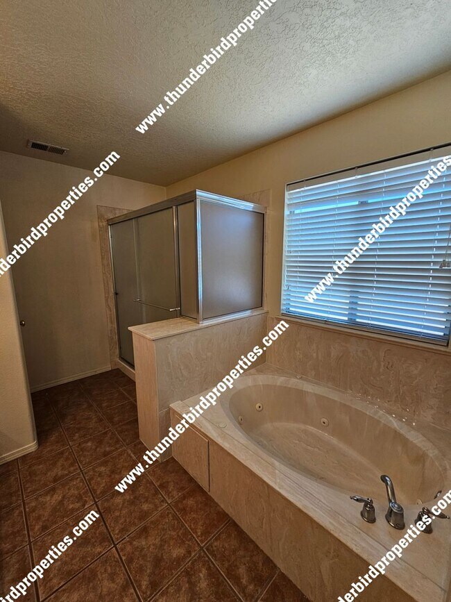 Building Photo - Available NOW