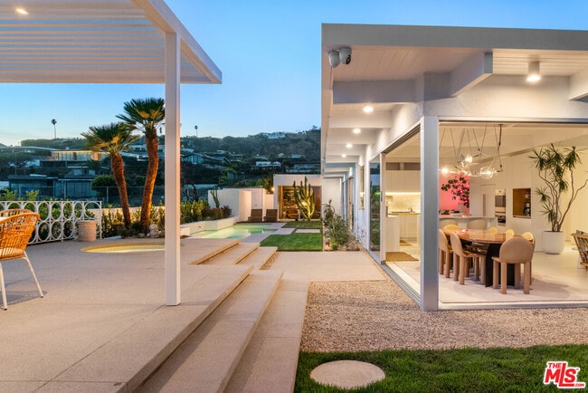 Building Photo - 1227 Tellem Dr