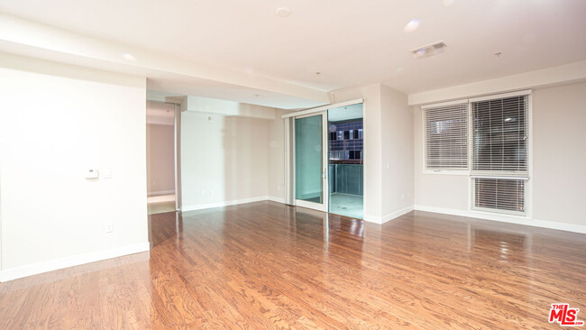 Building Photo - 1234 Wilshire Blvd