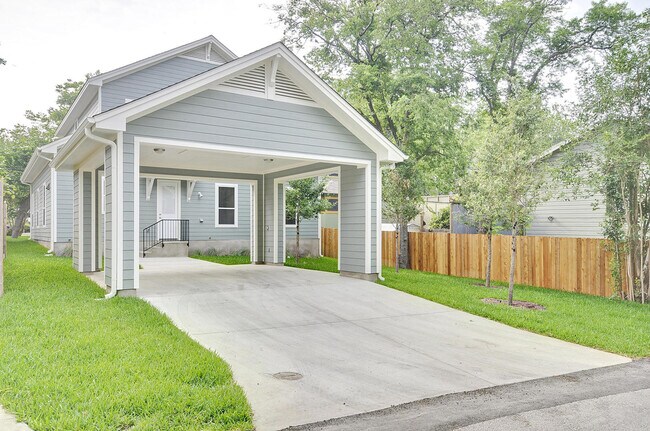 Building Photo - UT PRE-LEASE: 2011 Constructed Custom West...