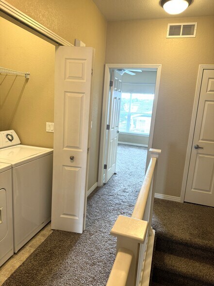 Building Photo - 9558 Pearl Cir