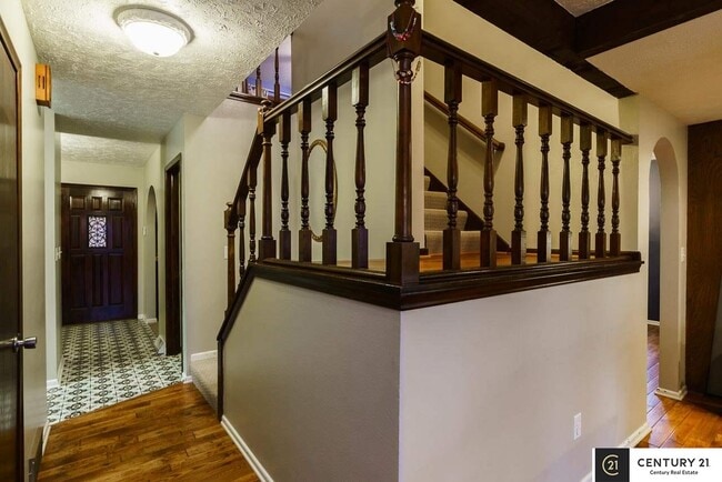 Building Photo - 845 Hidden Hills Dr