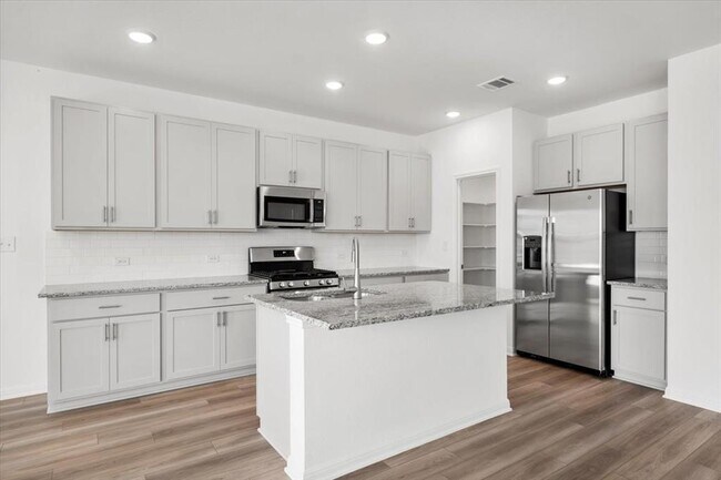 Building Photo - 1409 Alana Fls Ave