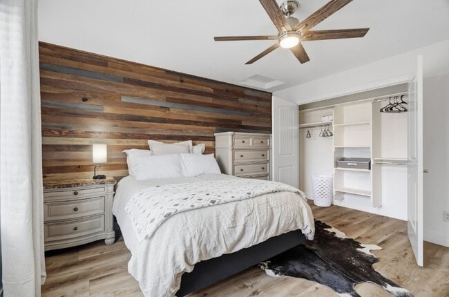 Building Photo - FULLY FURNISHED 3 Bed/2.5 Bath Home!