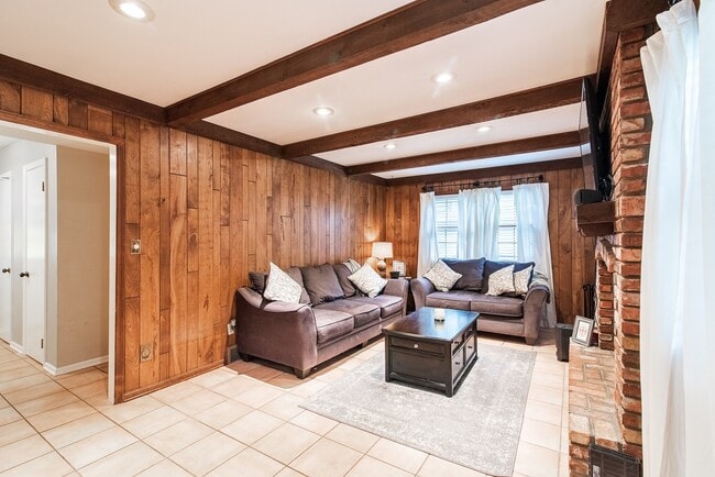 Building Photo - 3 Bed 2.5 Bath in Overland Park Nall Hills