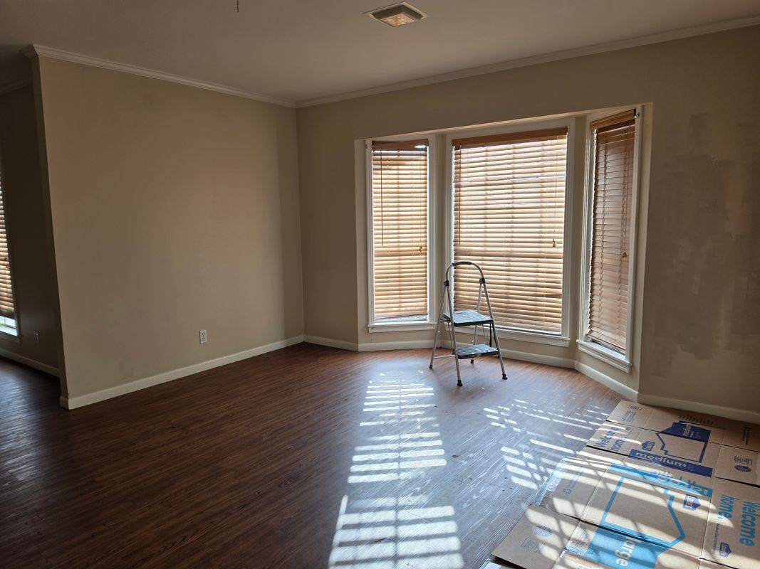 Building Photo - 749 San Patricio Ave