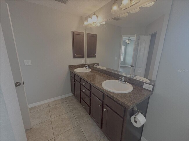 Building Photo - 9965 SW 55th Ave Rd