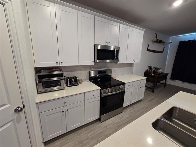 Building Photo - 605 Merriam Dr