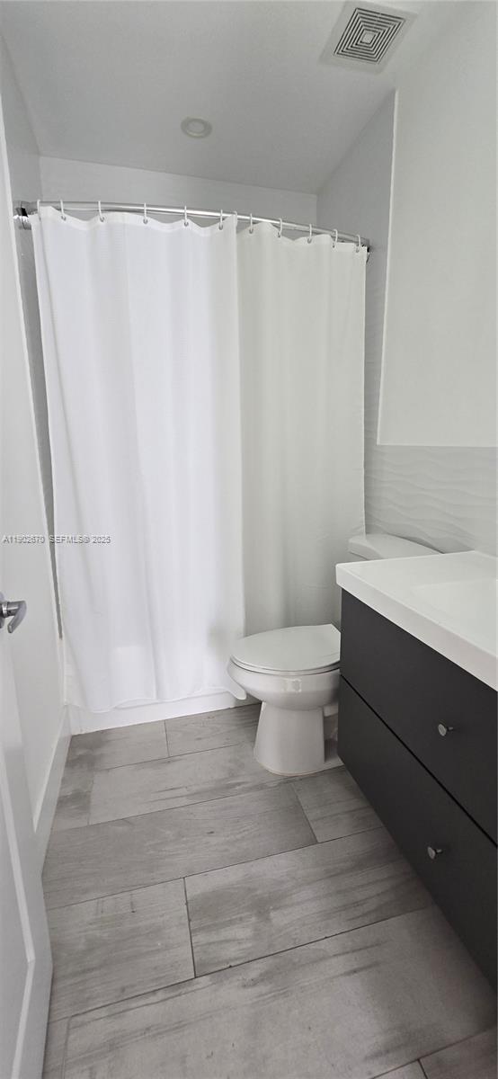 Building Photo - 3823 Thomas Ave