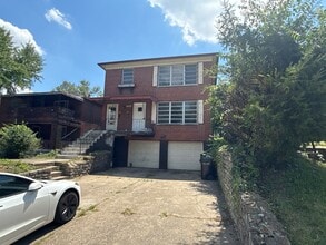Building Photo - Elm park