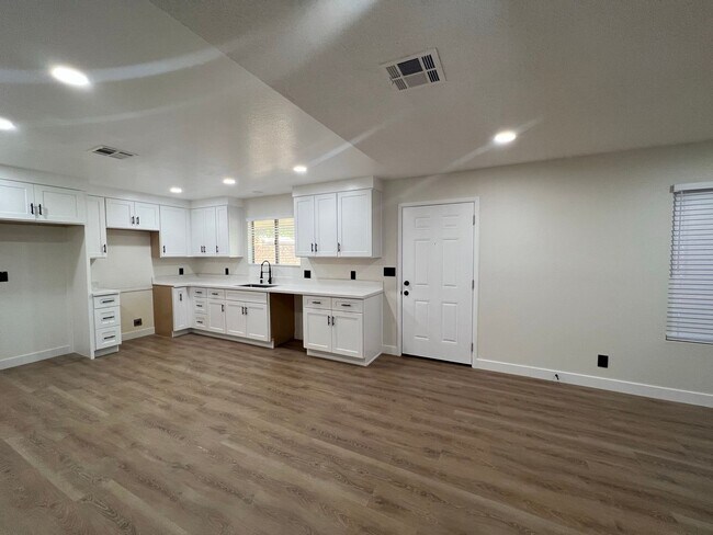 Building Photo - 3812 Melody Ln