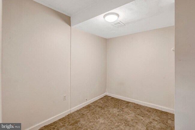 Building Photo - 8916 Braeburn Dr