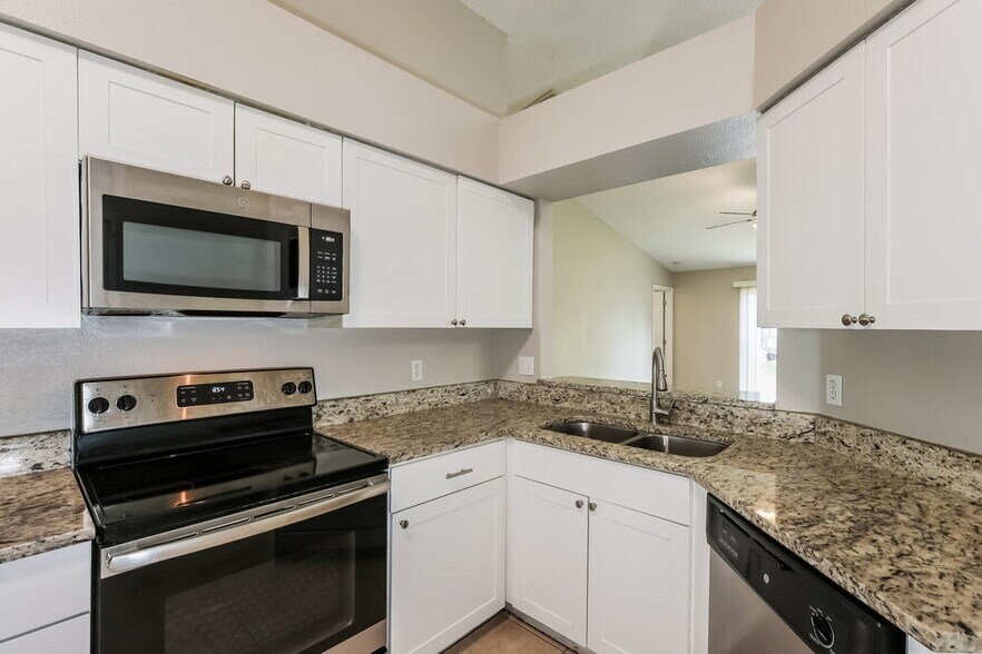 Building Photo - 12128 Buffington Ln