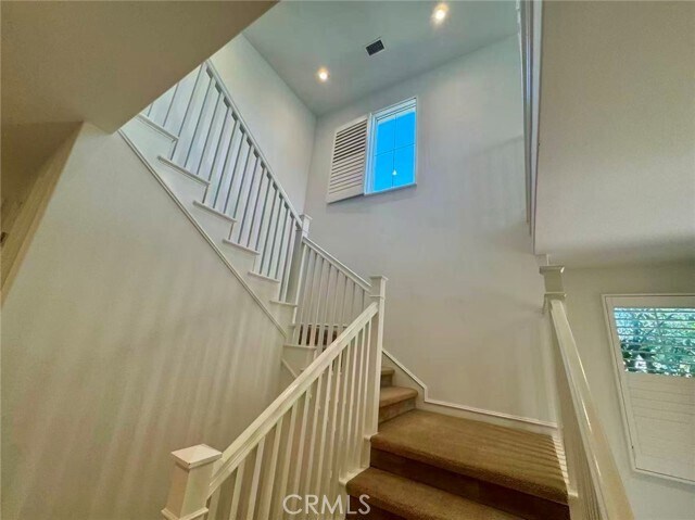 Building Photo - 105 Mangrove Banks