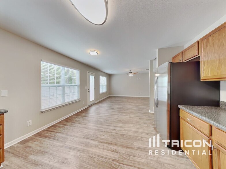 Building Photo - 3504 Whitworth Dr