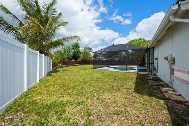 Building Photo - 13400 NW 5th Ct