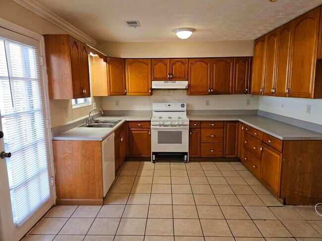 Building Photo - 3126 Caliente Ln