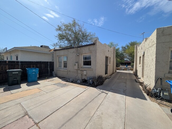 Building Photo - Garfield Historic District Bungalow