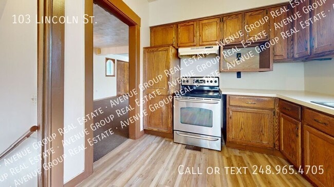 Building Photo - 103 Lincoln St